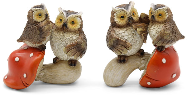 Owls Ingrid & Inge on mushroom, mix of 2