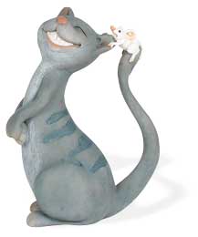 Katze Miou stehend mit Maus